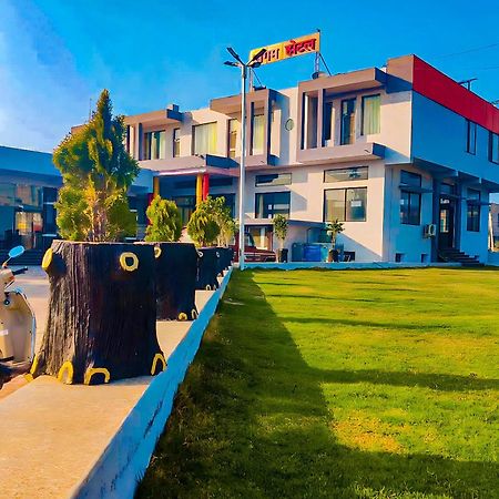 Sangam Hotel Chirawa エクステリア 写真